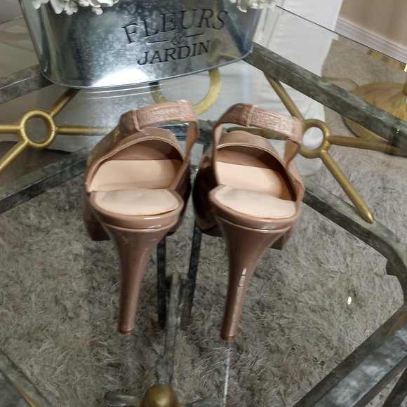 Guess Layla Patent Pumps - Picture 3 of 4